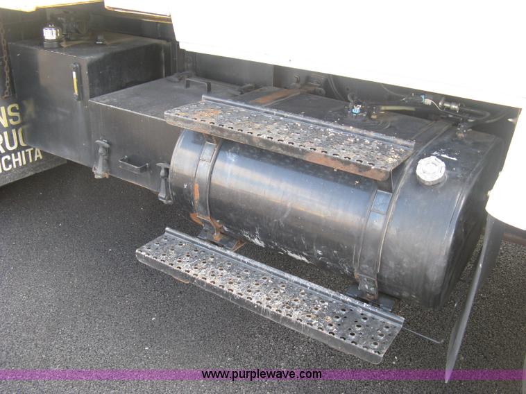 image for item L6355 2004 International 7400 dump truck