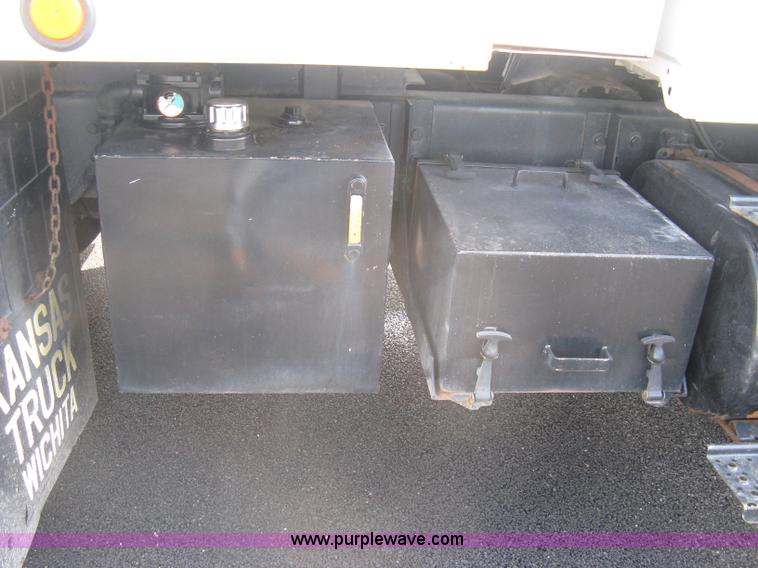 image for item L6355 2004 International 7400 dump truck