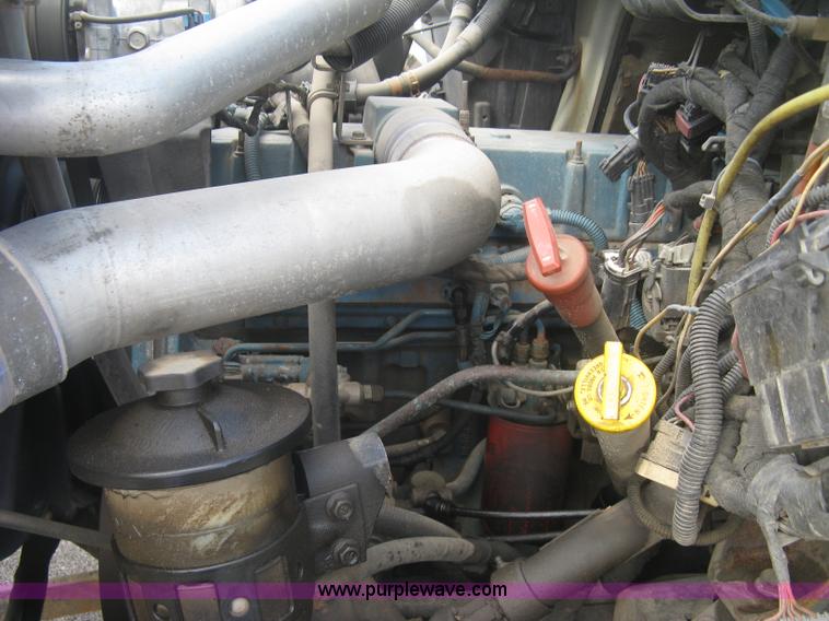 image for item L6355 2004 International 7400 dump truck