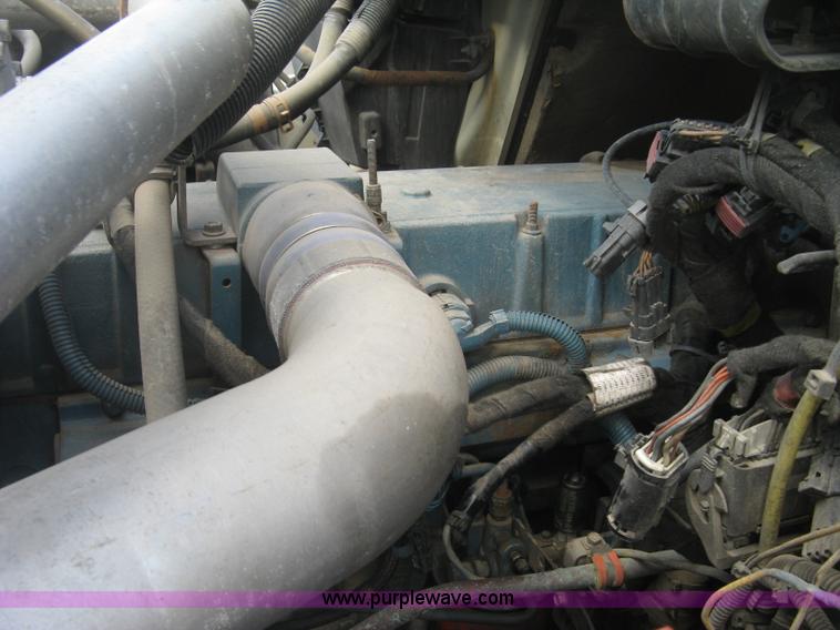 image for item L6355 2004 International 7400 dump truck