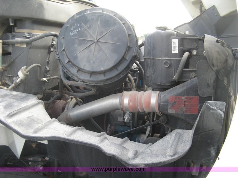 image for item L6355 2004 International 7400 dump truck