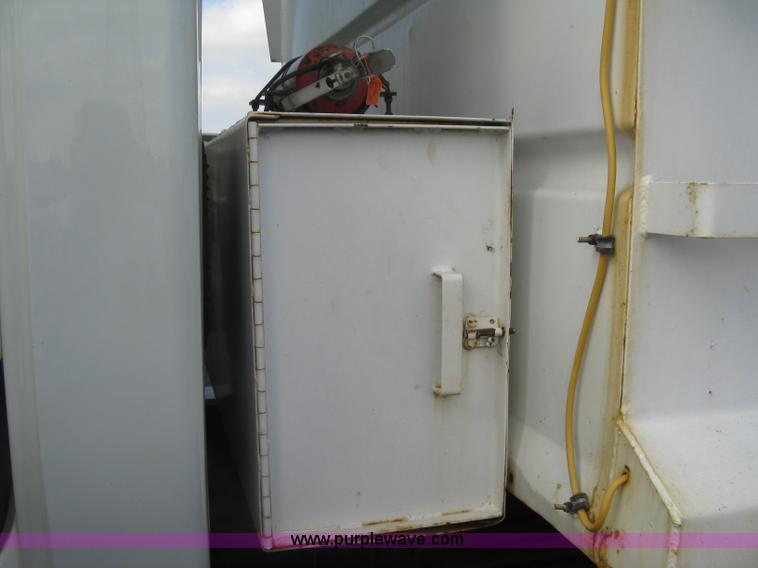 image for item L6355 2004 International 7400 dump truck