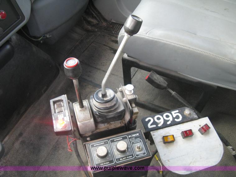 image for item L6355 2004 International 7400 dump truck