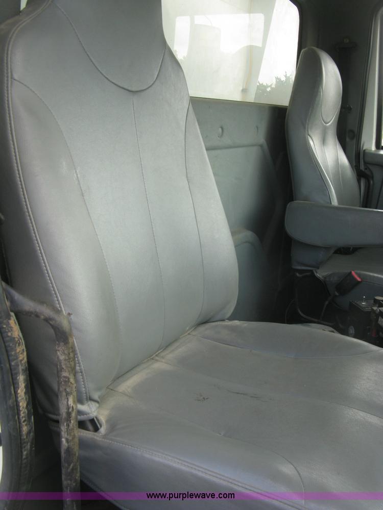 image for item L6355 2004 International 7400 dump truck