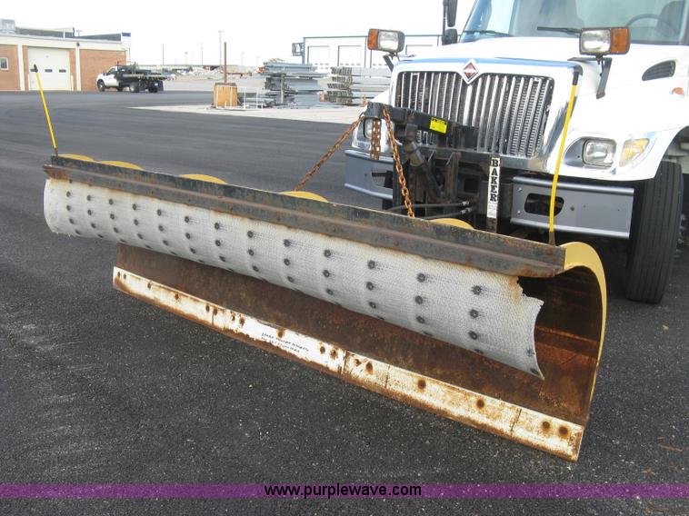 image for item L6355 2004 International 7400 dump truck