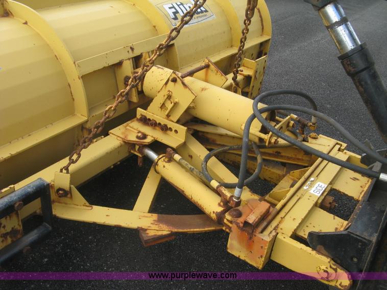 image for item L6355 2004 International 7400 dump truck