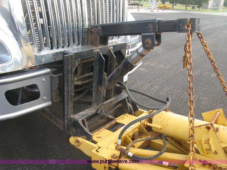 image for item L6355 2004 International 7400 dump truck