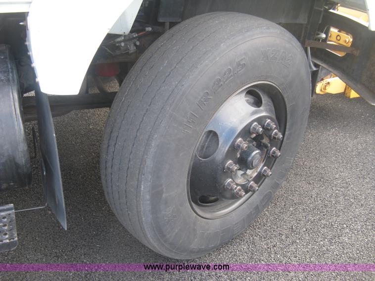 image for item L6355 2004 International 7400 dump truck