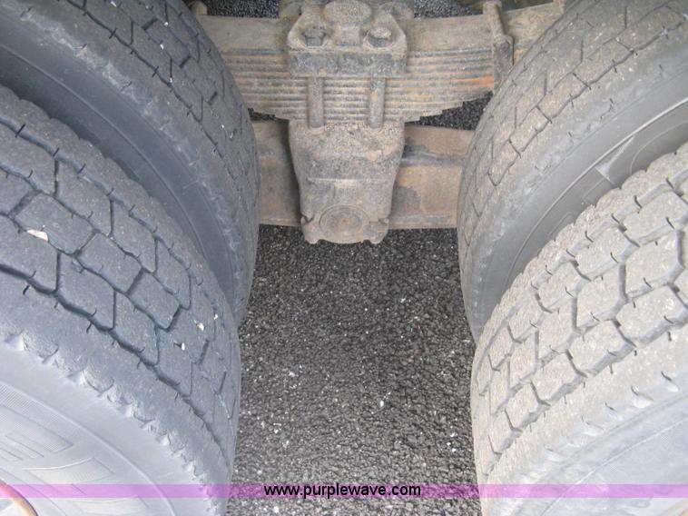 image for item L6355 2004 International 7400 dump truck