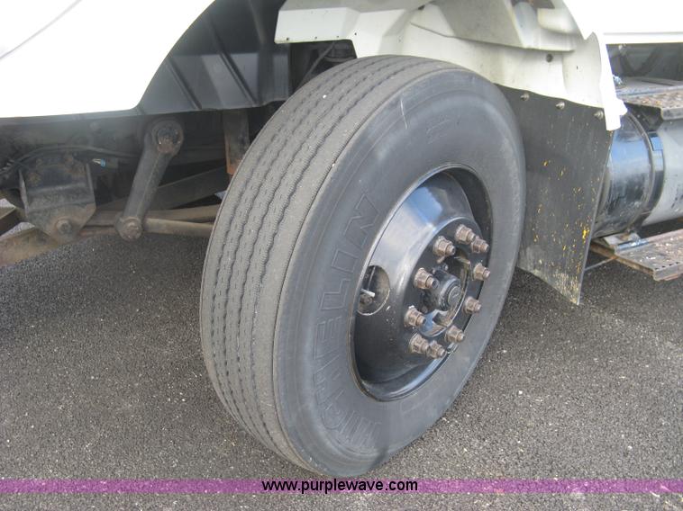 image for item L6355 2004 International 7400 dump truck