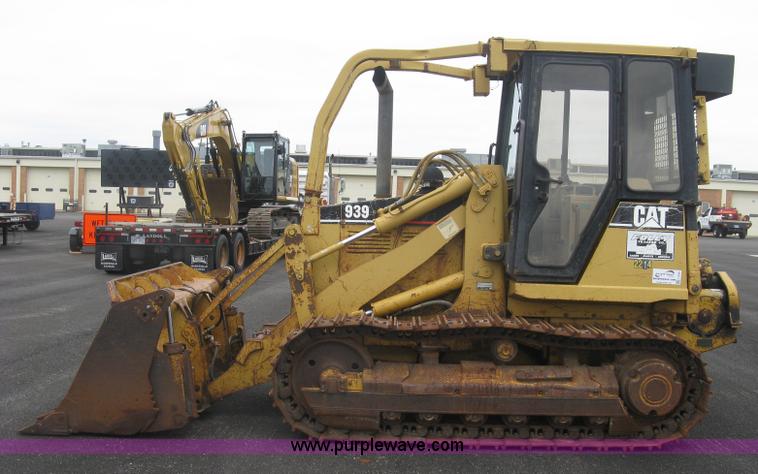 image for item L6356 1996 Caterpillar 939 track loader