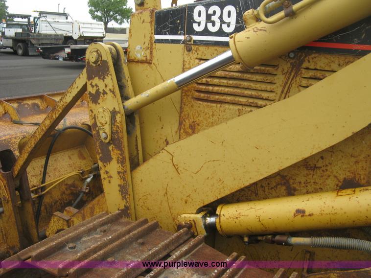 image for item L6356 1996 Caterpillar 939 track loader