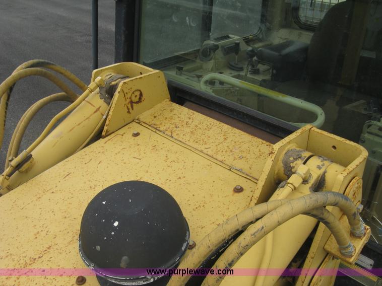 image for item L6356 1996 Caterpillar 939 track loader