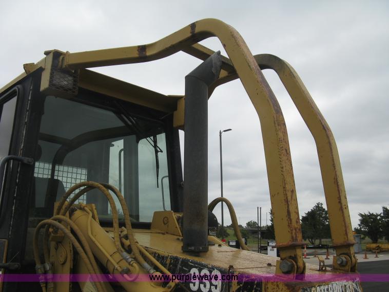 image for item L6356 1996 Caterpillar 939 track loader