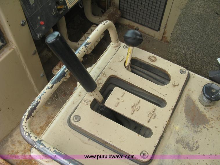 image for item L6356 1996 Caterpillar 939 track loader