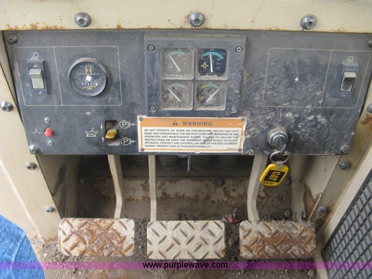 image for item L6356 1996 Caterpillar 939 track loader