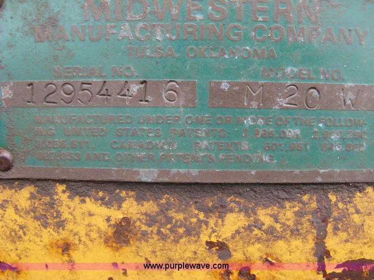 image for item L6356 1996 Caterpillar 939 track loader