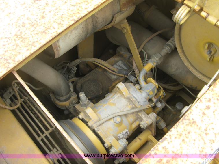 image for item L6356 1996 Caterpillar 939 track loader