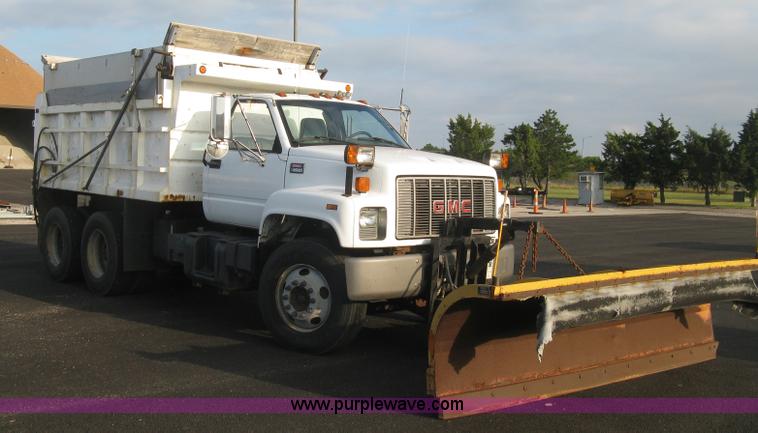 image for item L6357 2002 GMC C7500 dump truck