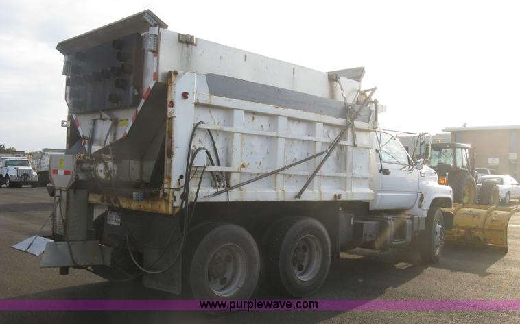 image for item L6357 2002 GMC C7500 dump truck