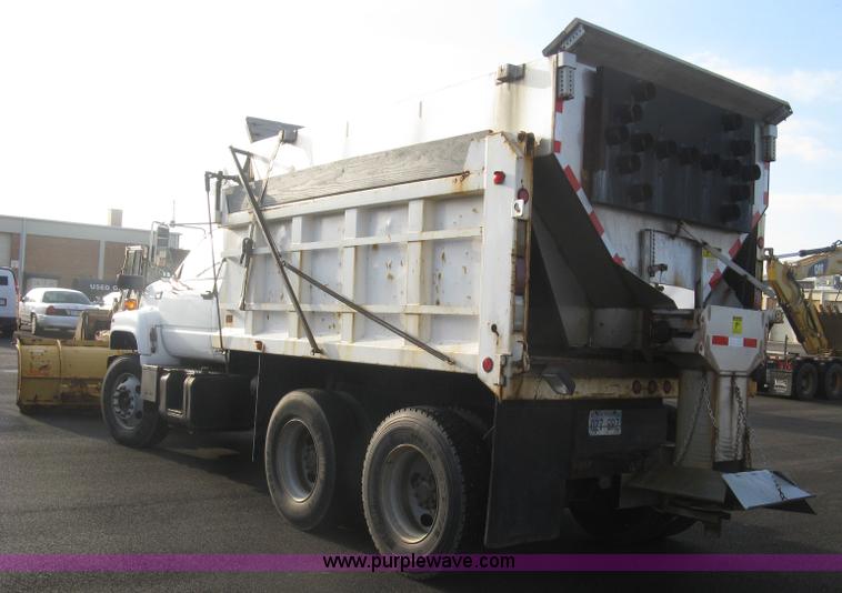 image for item L6357 2002 GMC C7500 dump truck