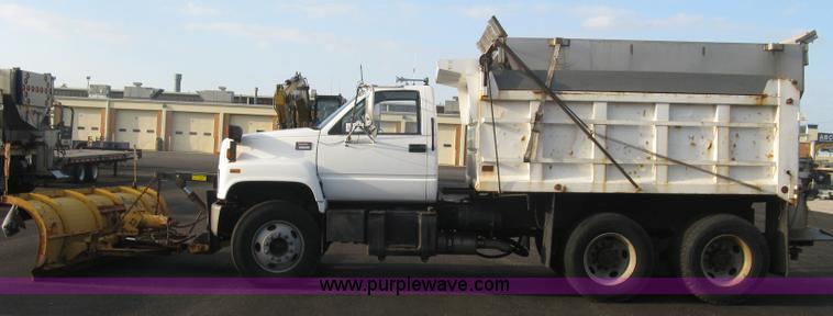 image for item L6357 2002 GMC C7500 dump truck