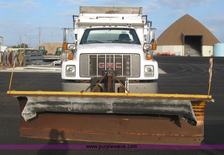 image for item L6357 2002 GMC C7500 dump truck