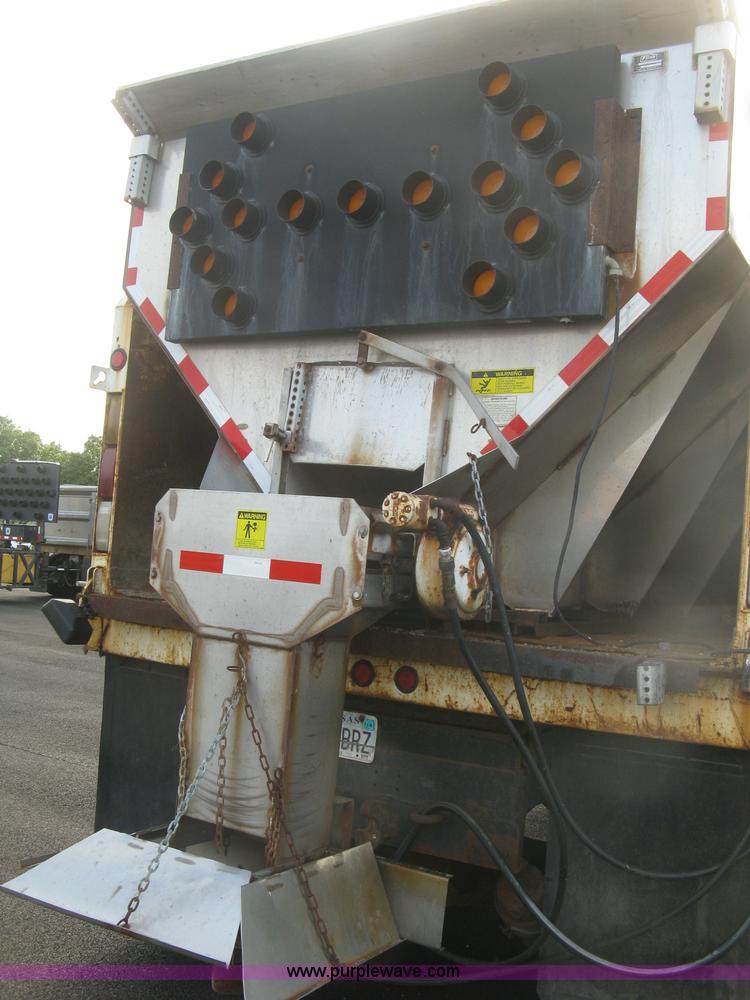 image for item L6357 2002 GMC C7500 dump truck