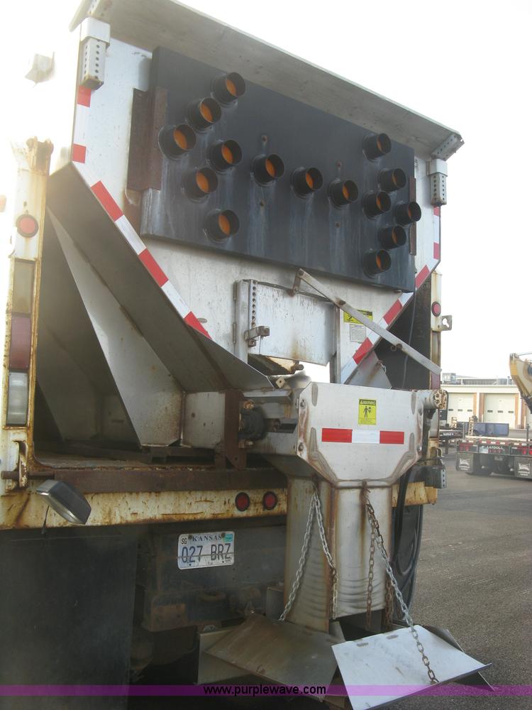 image for item L6357 2002 GMC C7500 dump truck