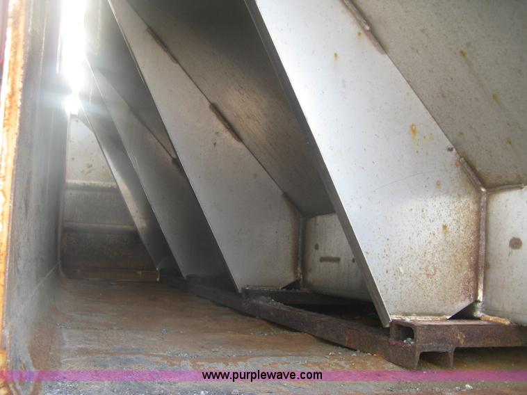 image for item L6357 2002 GMC C7500 dump truck