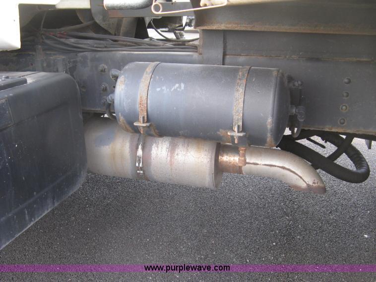 image for item L6357 2002 GMC C7500 dump truck