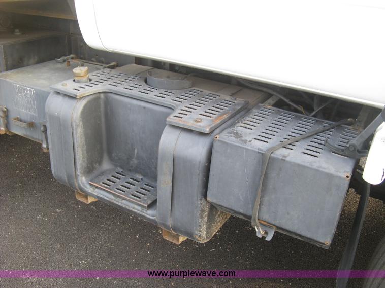 image for item L6357 2002 GMC C7500 dump truck