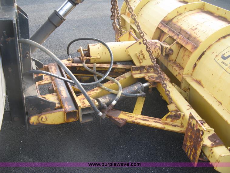 image for item L6357 2002 GMC C7500 dump truck