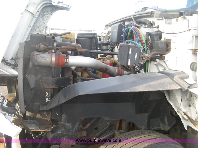 image for item L6357 2002 GMC C7500 dump truck