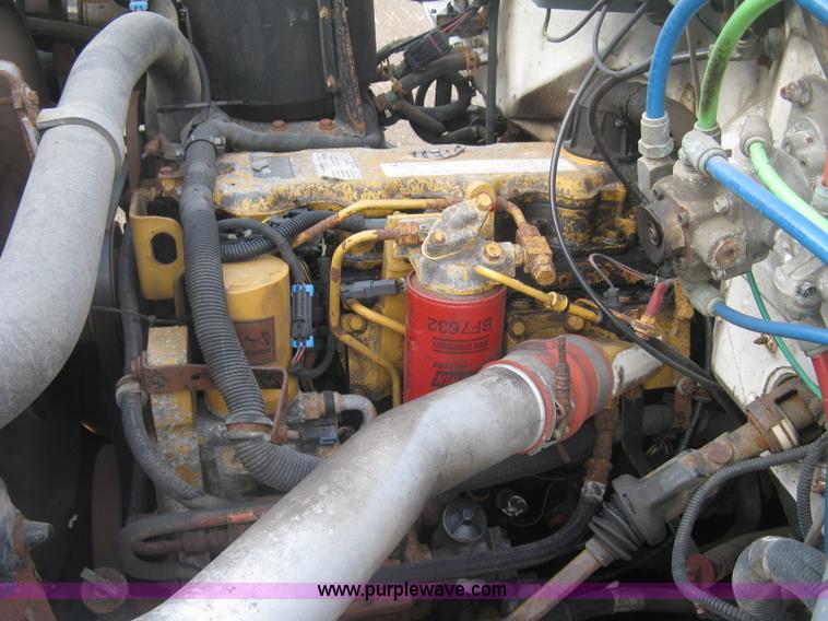 image for item L6357 2002 GMC C7500 dump truck