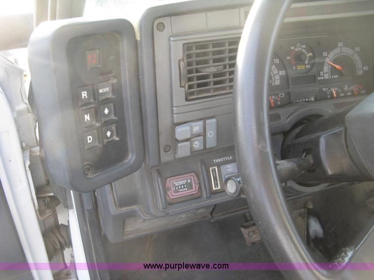 image for item L6357 2002 GMC C7500 dump truck