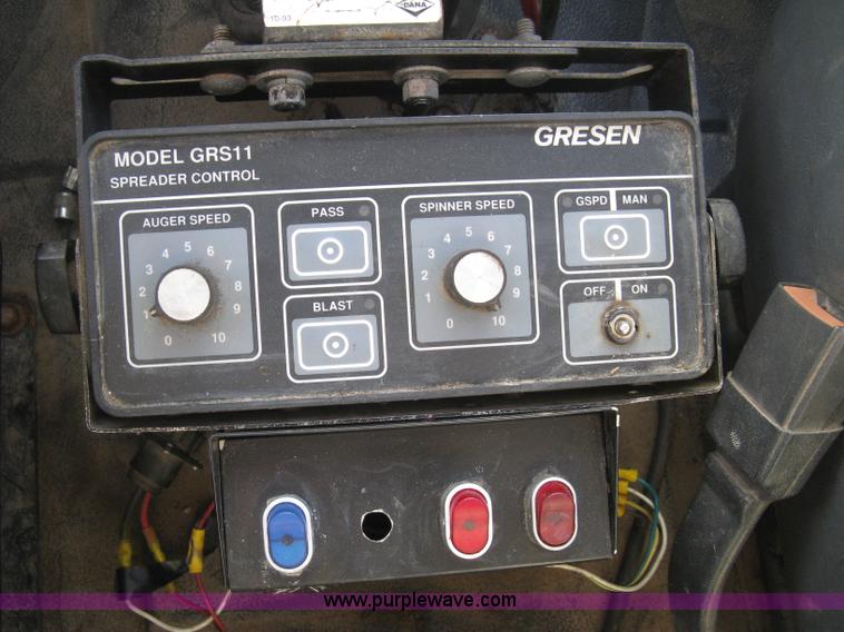 image for item L6357 2002 GMC C7500 dump truck