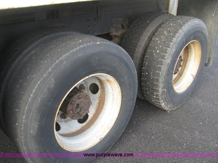 image for item L6357 2002 GMC C7500 dump truck