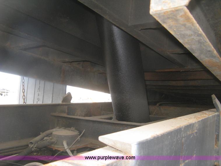 image for item L6357 2002 GMC C7500 dump truck