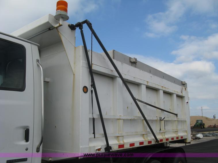 image for item L6358 2005 Sterling L7500 dump truck