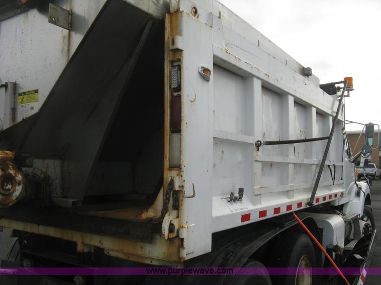 image for item L6358 2005 Sterling L7500 dump truck