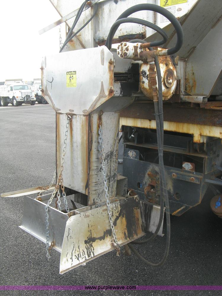 image for item L6358 2005 Sterling L7500 dump truck