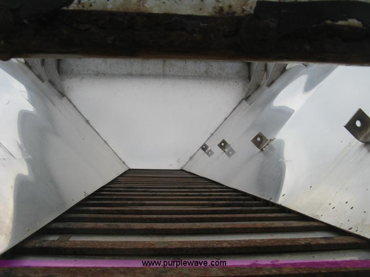 image for item L6358 2005 Sterling L7500 dump truck