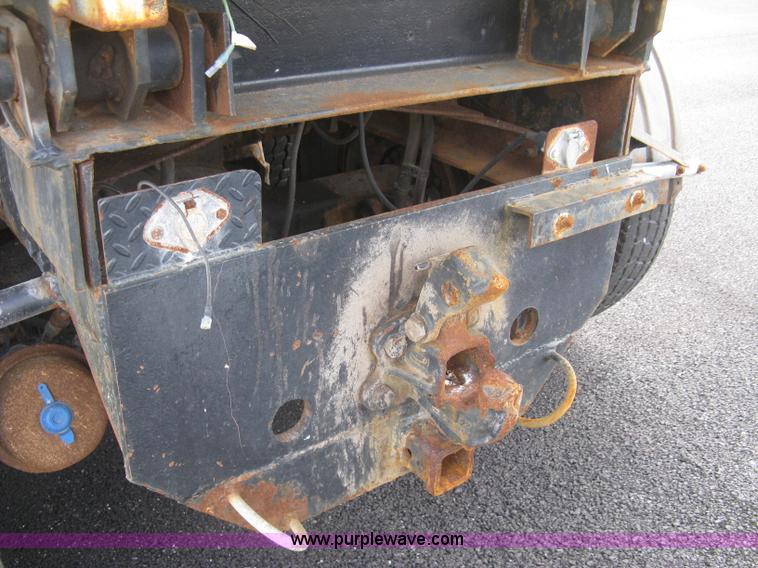 image for item L6358 2005 Sterling L7500 dump truck