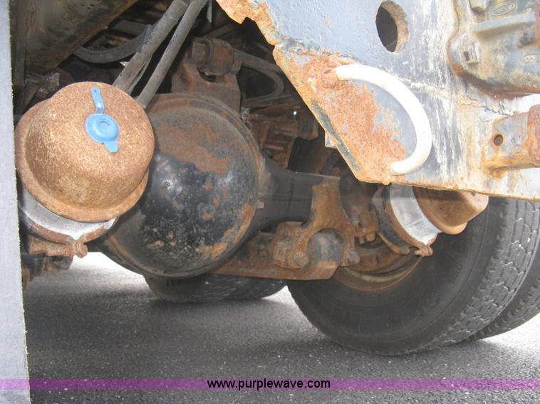 image for item L6358 2005 Sterling L7500 dump truck