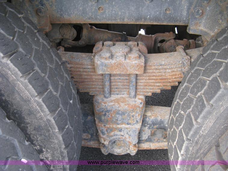 image for item L6358 2005 Sterling L7500 dump truck
