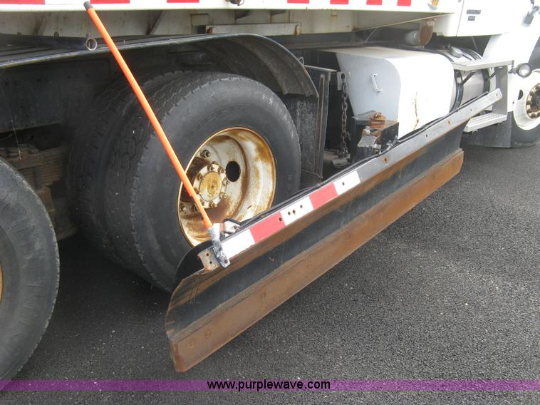 image for item L6358 2005 Sterling L7500 dump truck