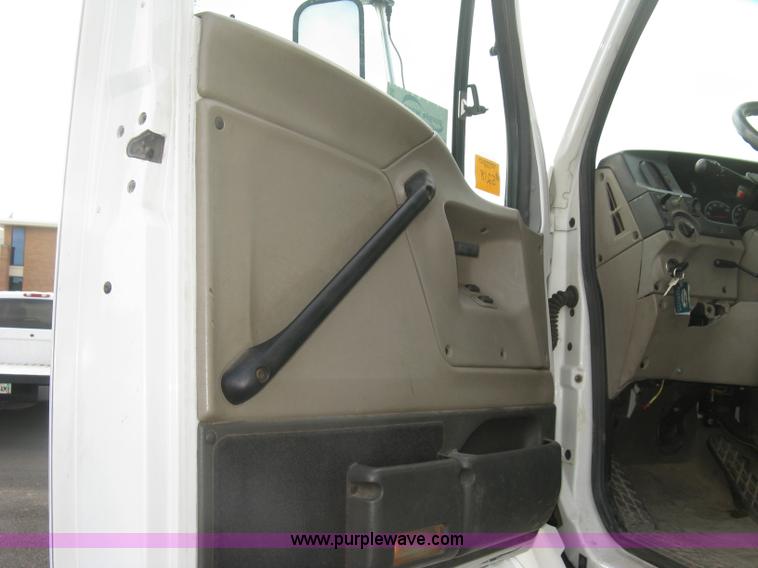 image for item L6358 2005 Sterling L7500 dump truck