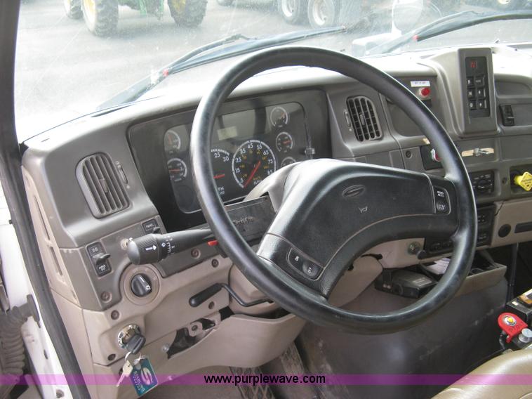 image for item L6358 2005 Sterling L7500 dump truck