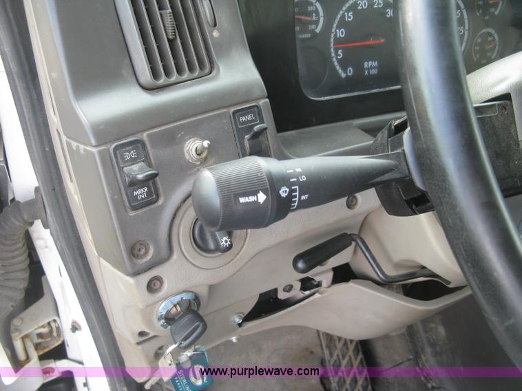 image for item L6358 2005 Sterling L7500 dump truck